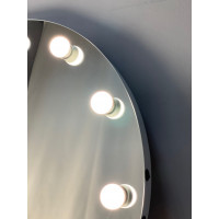 Круглое гримерное зеркало с подсветкой лампочками 80х80