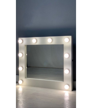 Зеркало для ванной из дерева с подсветкой лампочками 80х60